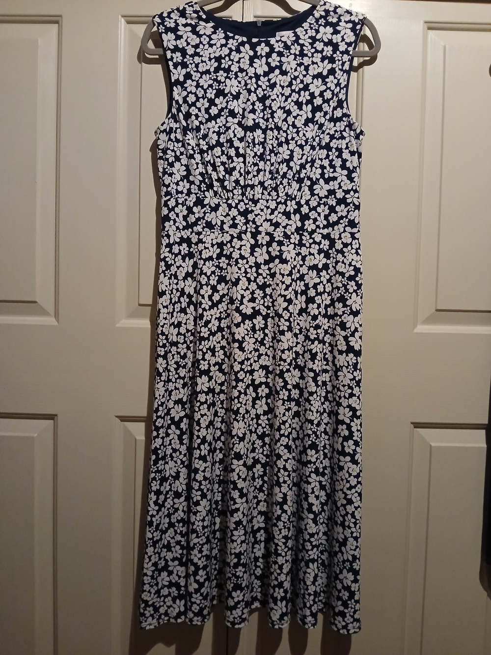 Navy and White Floral Daisy Sleeveless Midi Dress